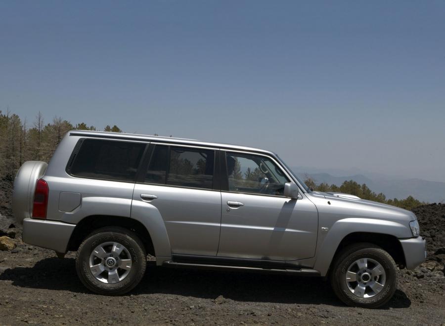  Nissan Patrol 5-Door 2004 года  (фото 20 из 20)